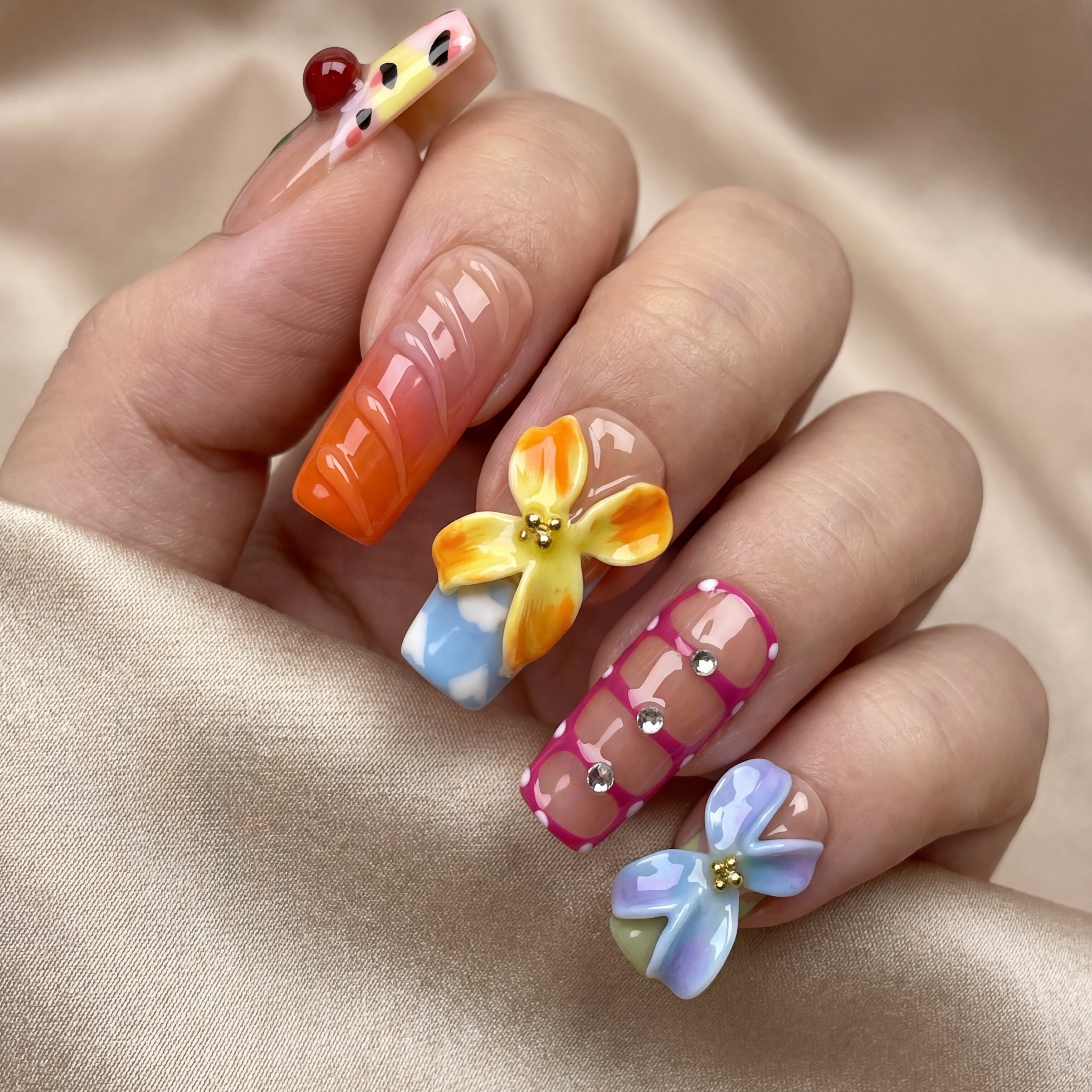 Vacation & Brunch - Floral Designs, High-Energy Colors & Glossy, Water-Like Textures