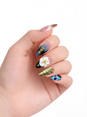 Gilded Petal Éclat